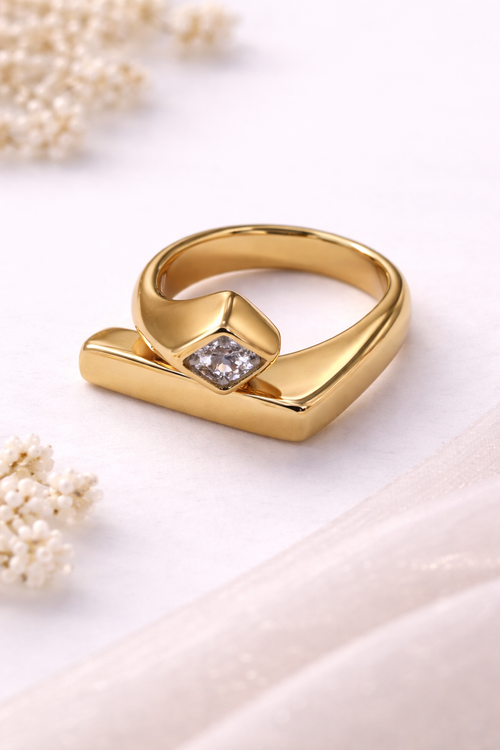 Nysha Geometric Luxe Gold Ring